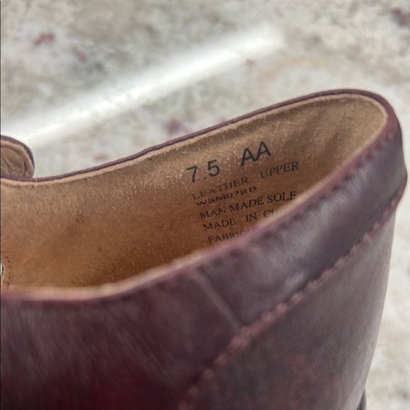 Aravon Maura T-Strap Mary Jane Heels Shoes - Picture 4 of 8